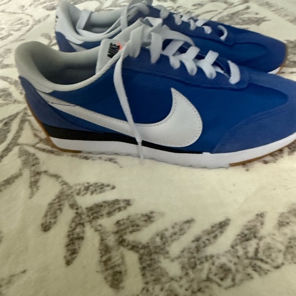 Nike Pacific Sneaker - Women's Retro Sneaker - Picture 4 of 11